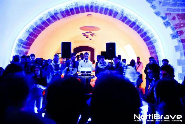 ALDENT live performance 9