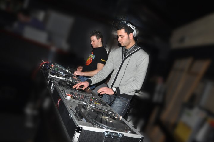 ALDENT live performance 2