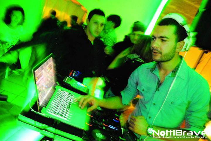ALDENT live performance 10