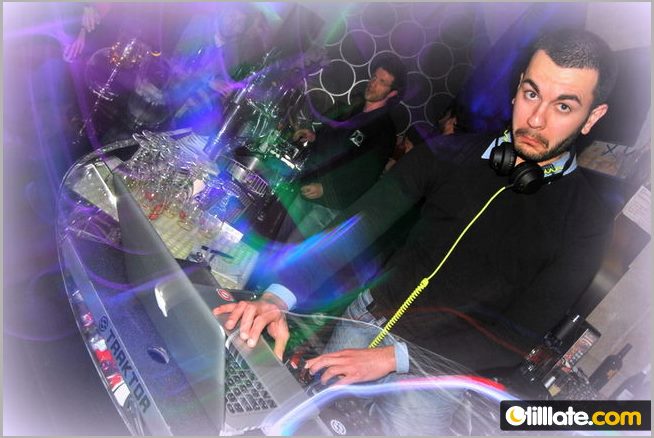 ALDENT live performance 18