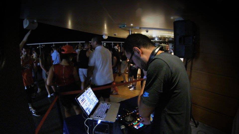 ALDENT live performance 19
